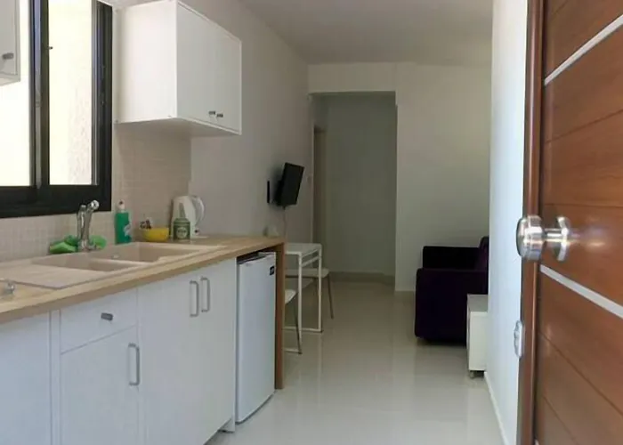 Royal Sunset & ليماسول