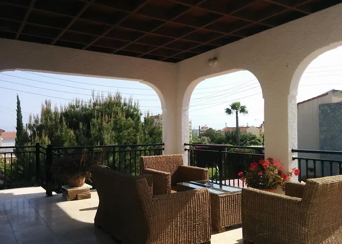 Royal Sunset & Lägenhet *